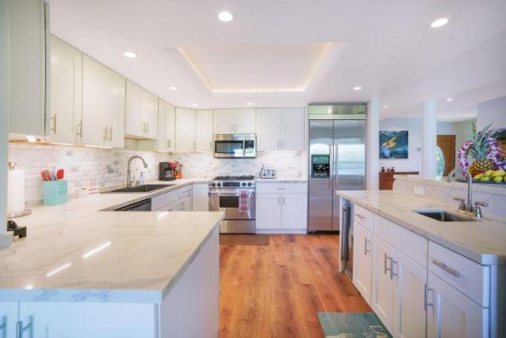 Luxury 2-story Oceanfront W/ Views & Pool Apartment Wailua (Kauai)