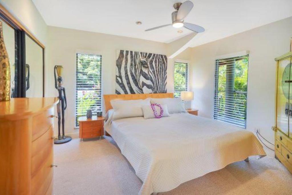 Apartment Luxury 2-story Oceanfront W/ Views & Pool