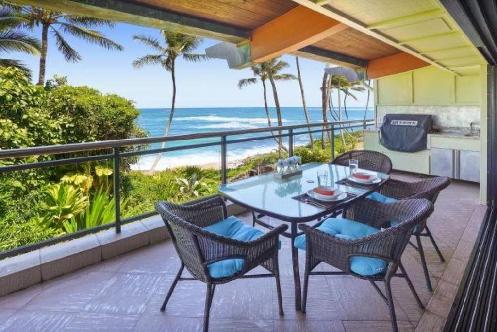 Apartment Luxury 2-story Oceanfront W/ Views & Pool *