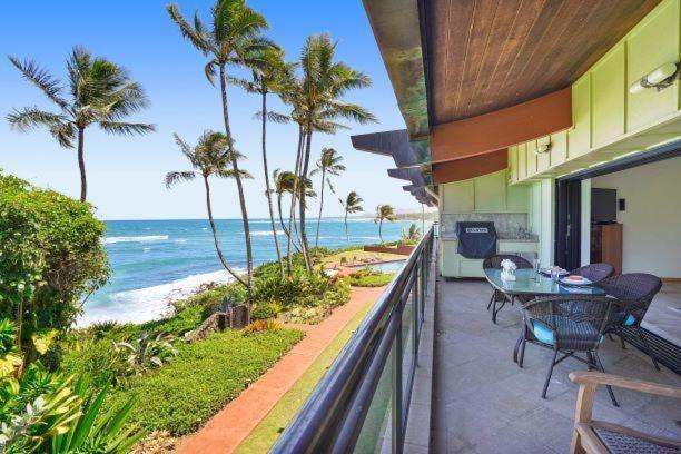 Luxury 2-story Oceanfront W/ Views & Pool * Wailua (Kauai)