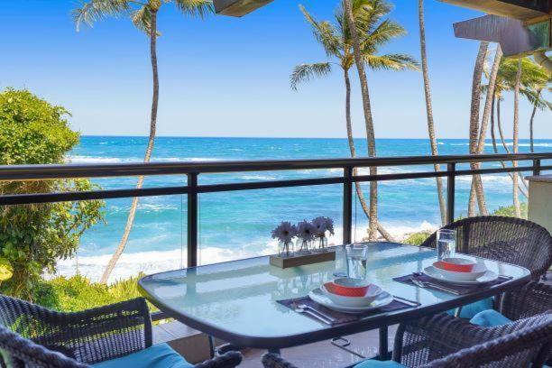 Luxury 2-story Oceanfront W/ Views & Pool Apartment Wailua (Kauai)